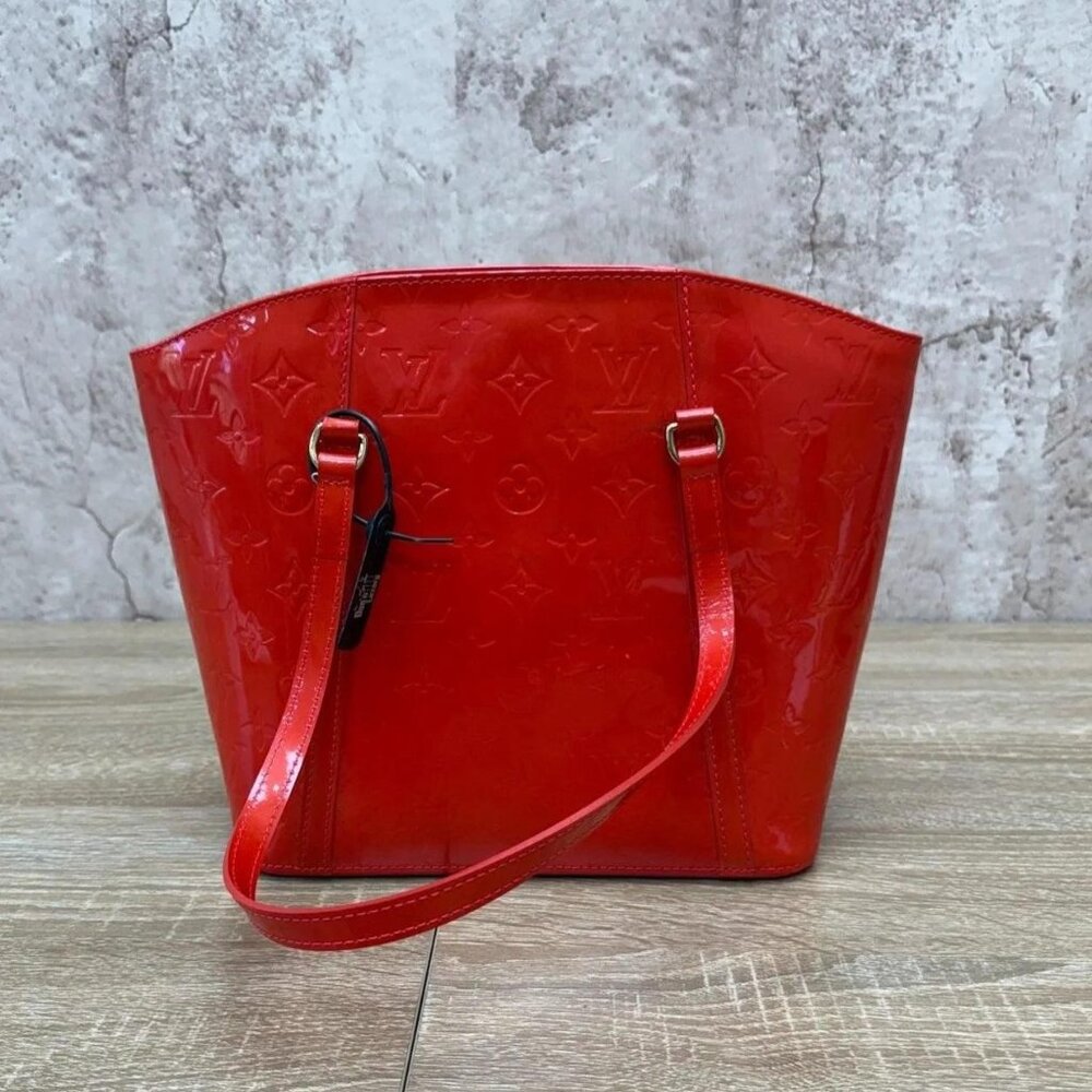 Louis Vuitton Red Vernis Avalon MM Handbag